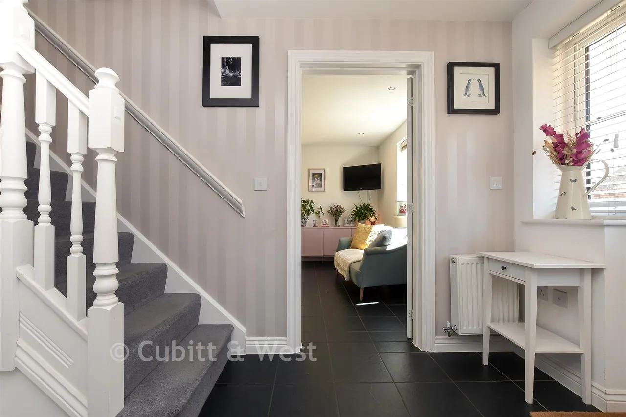 Haine Close, Horley, RH6, photo 7