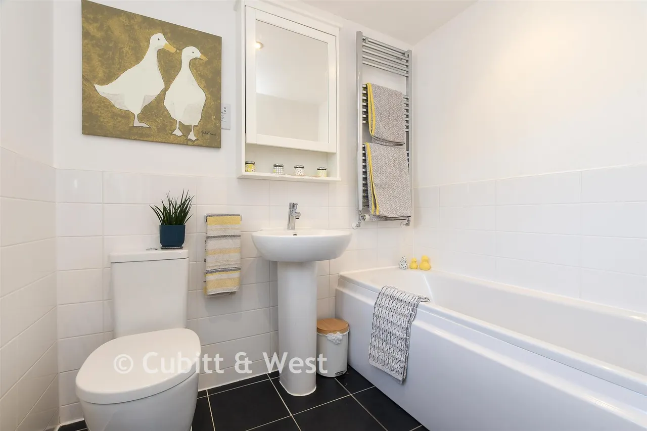 Haine Close, Horley, RH6, photo 11