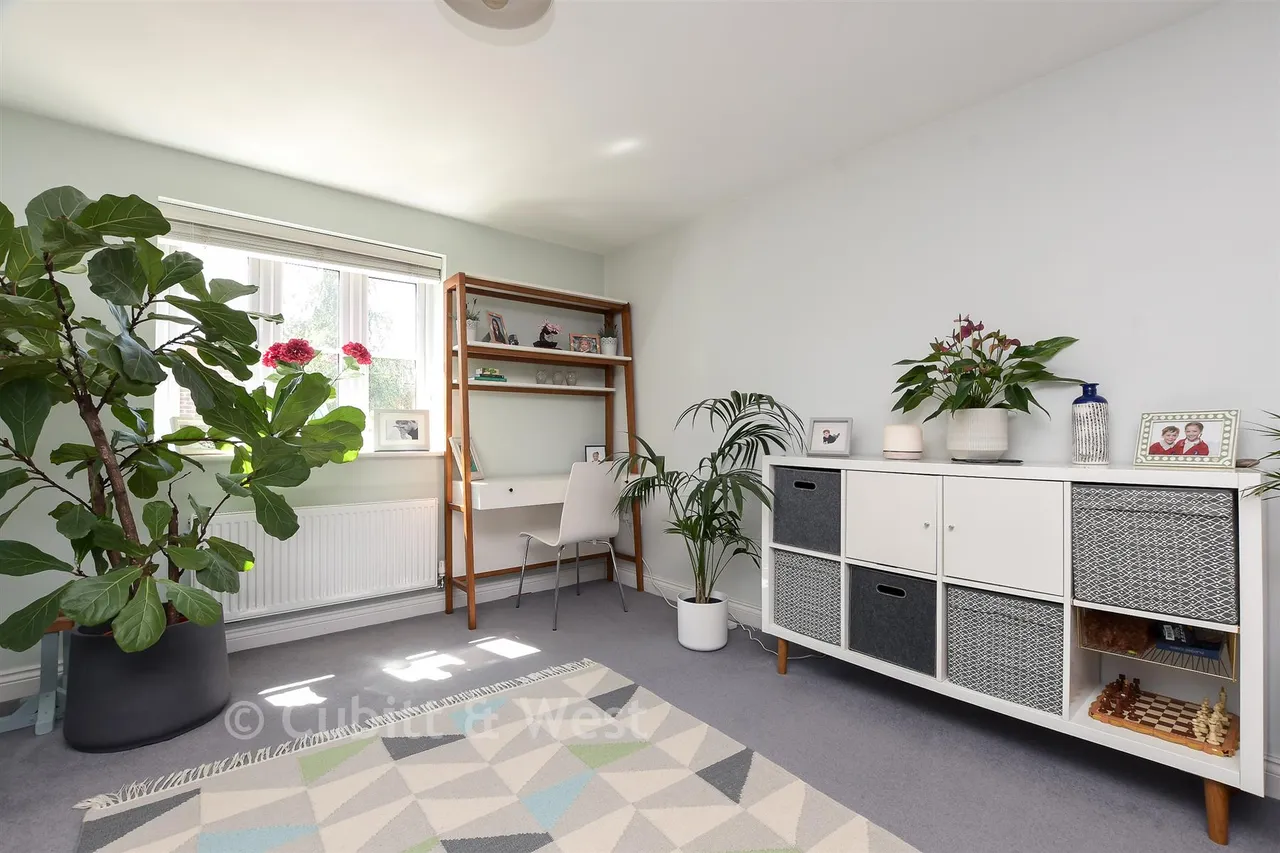Haine Close, Horley, RH6, photo 8