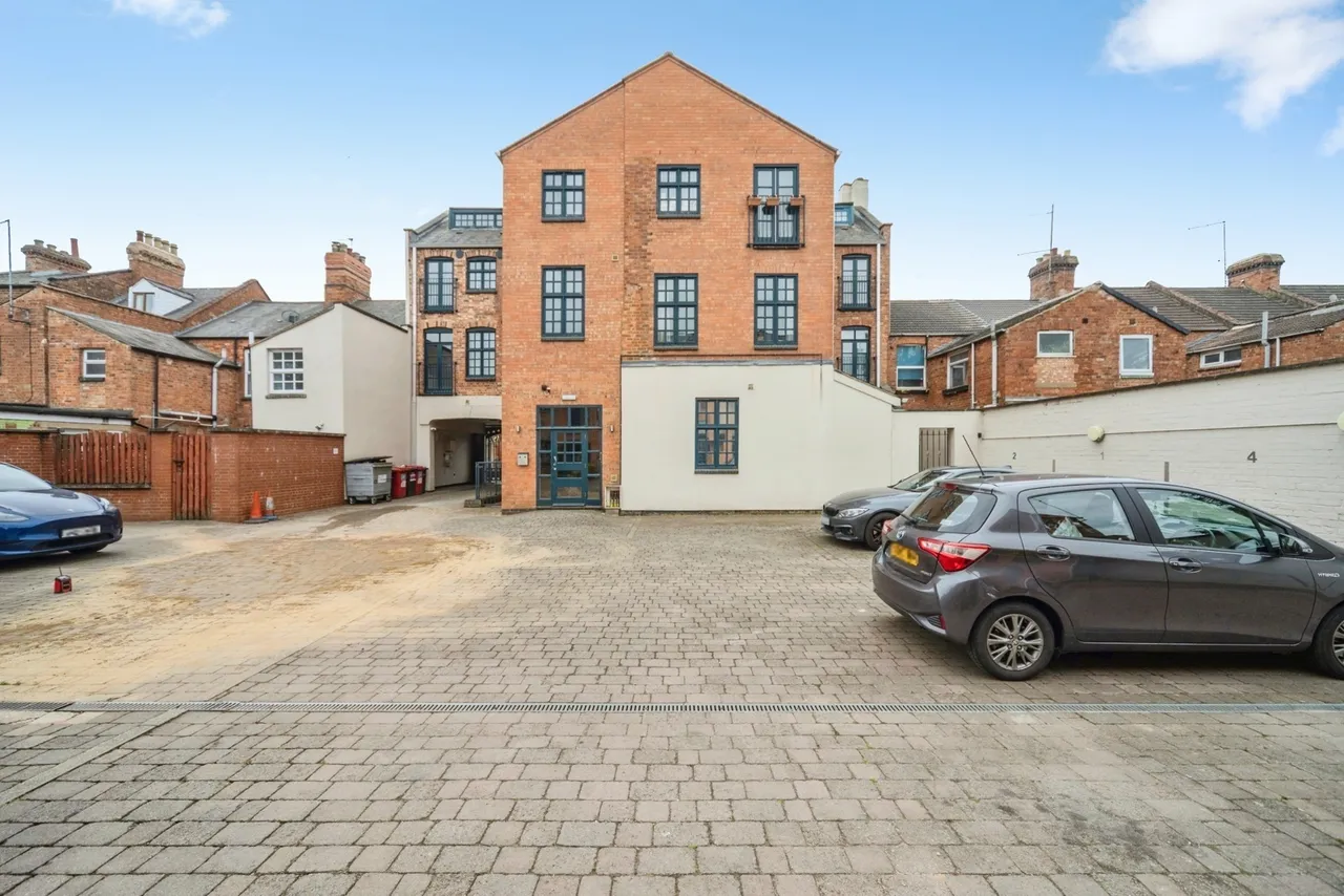 2 bed flat for sale — Clare Street, Northampton, Northamptonshire, NN1