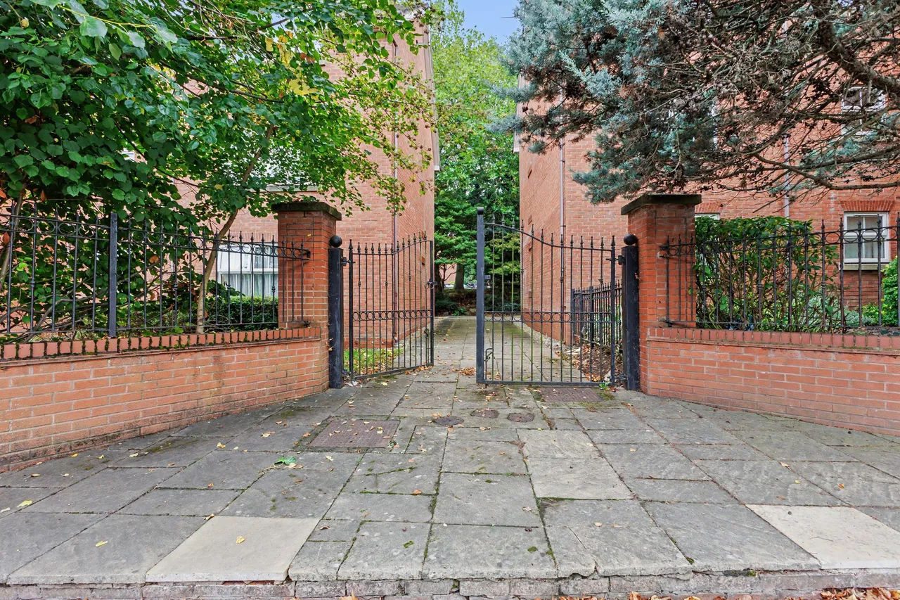 Romani Close, Warwick, CV34, photo 7