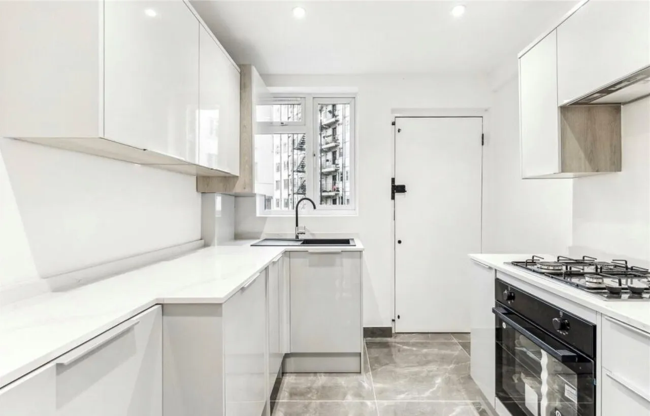 1 bed flat for sale — Streatleigh Court, Streatham High Road, London, SW16