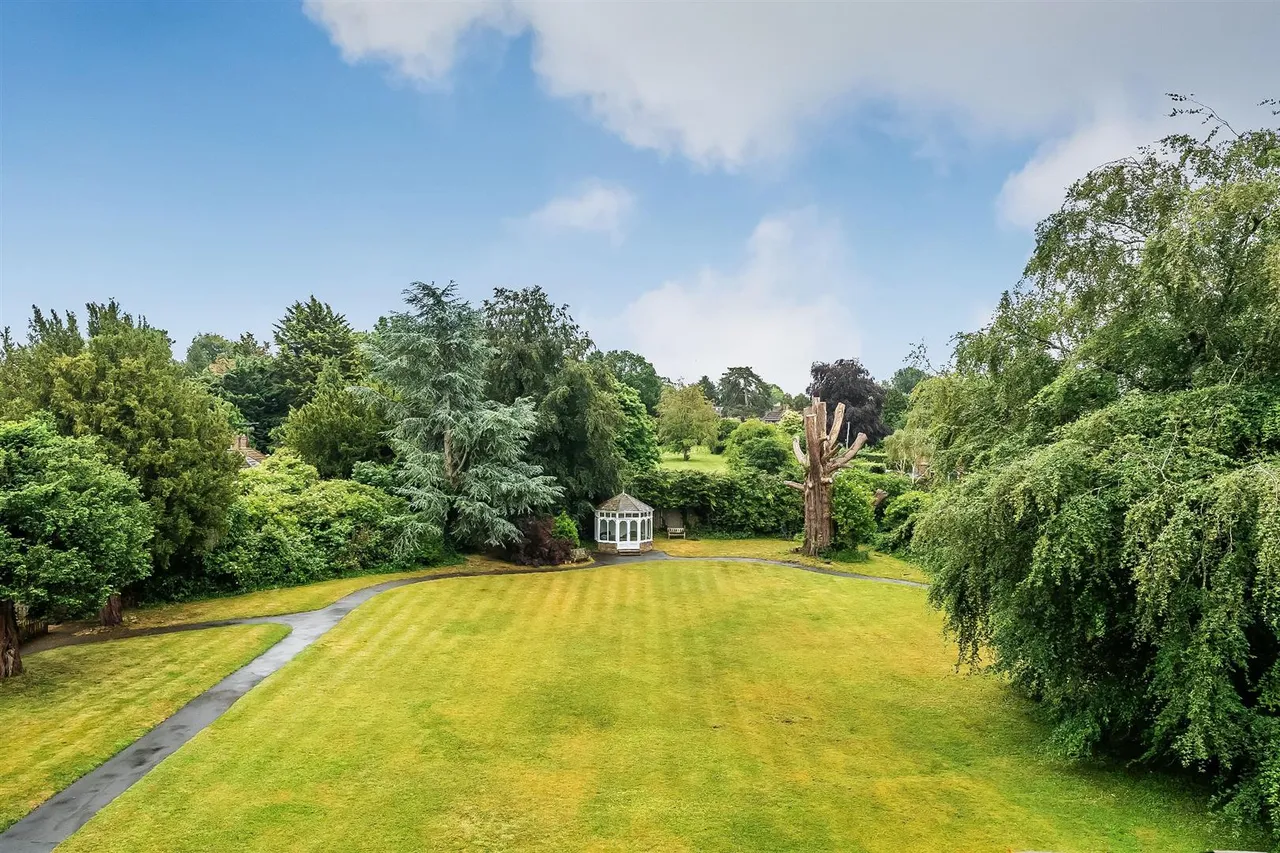 Bookham Grove, Great Bookham, KT23, photo 6