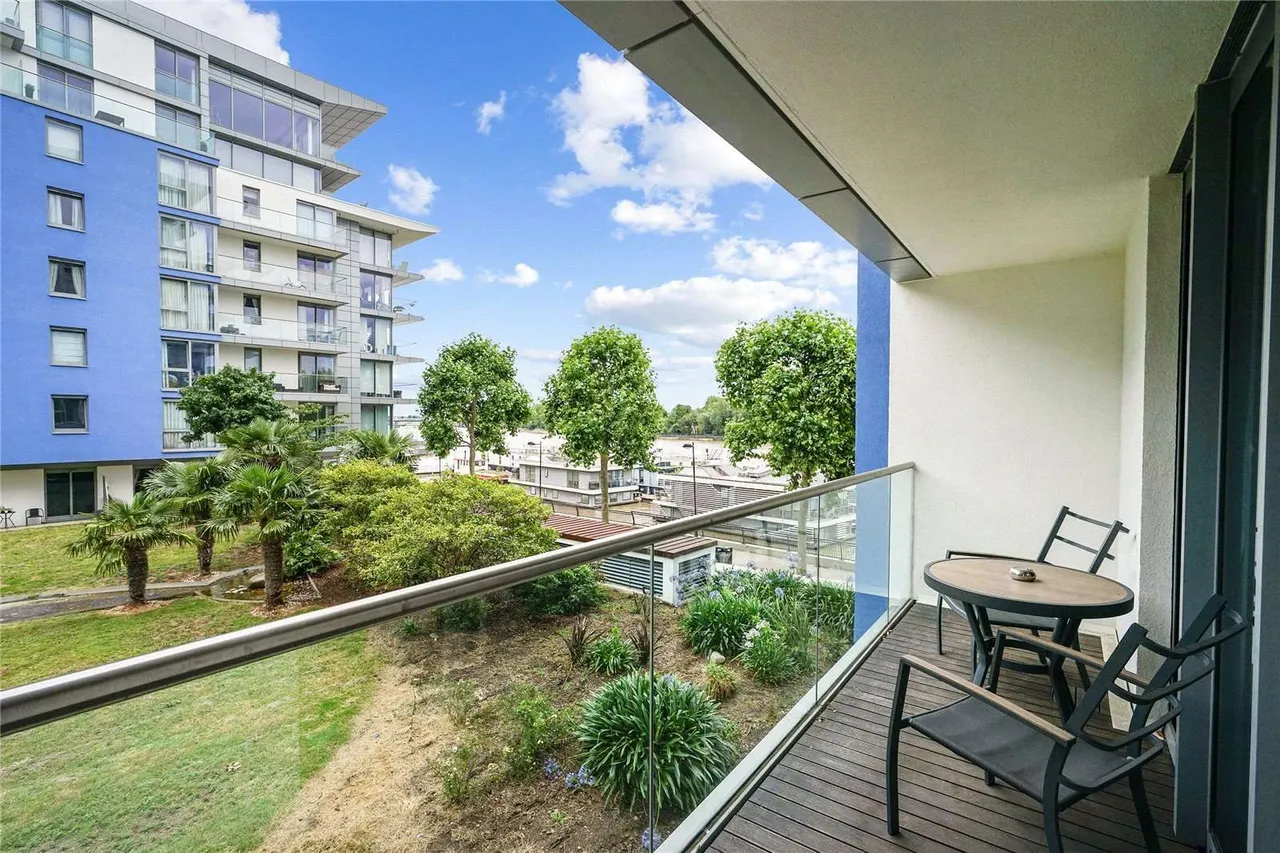 Eastfields Avenue, London, SW18 1JX, photo 2
