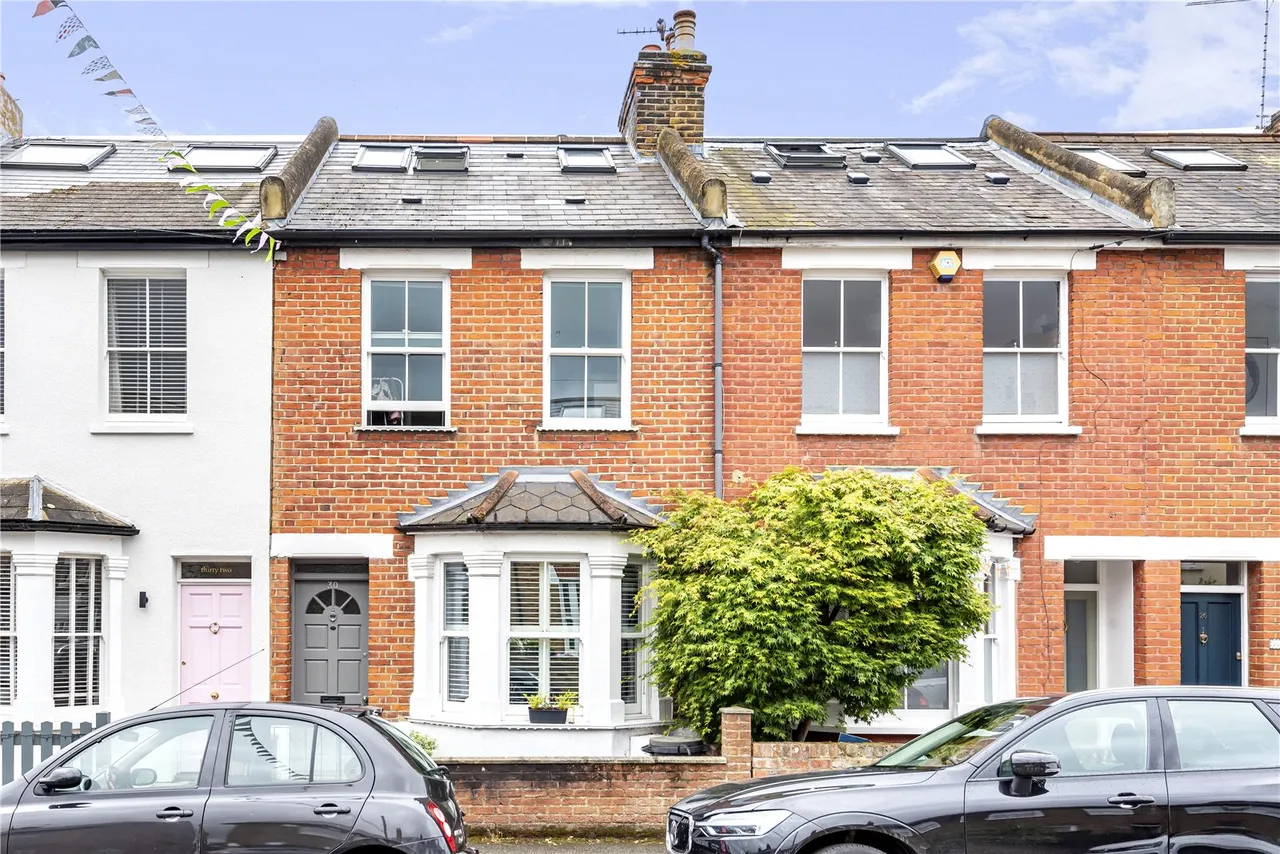 4 bed house for sale — Victor Road, Teddington, TW11 8SR