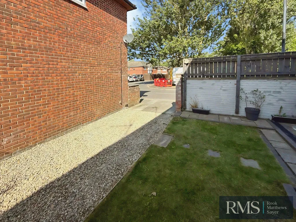 Newcastle Upon Tyne NE13 6DP, NE13, photo 8