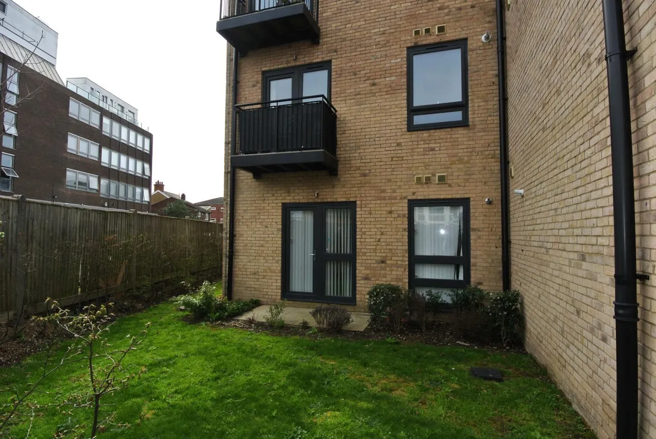 35a Woodthorpe Road, Ashford, London, TW15 2AZ, photo 11