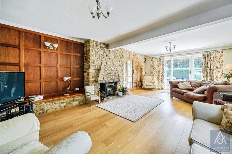 Queen Catherine Road, Steeple Claydon, MK18, photo 2