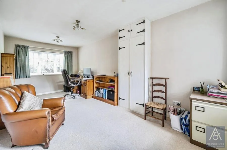 Queen Catherine Road, Steeple Claydon, MK18, photo 17