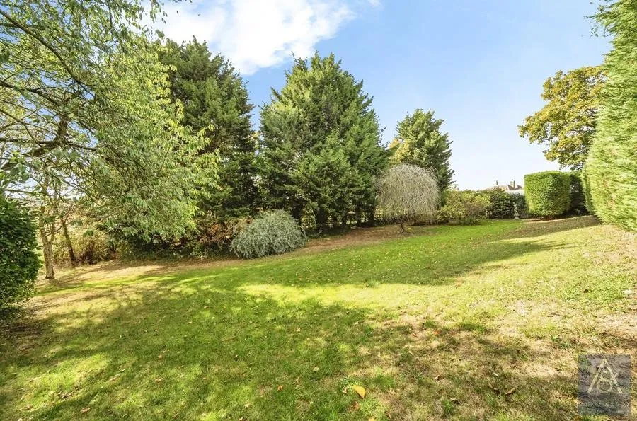 Queen Catherine Road, Steeple Claydon, MK18, photo 13