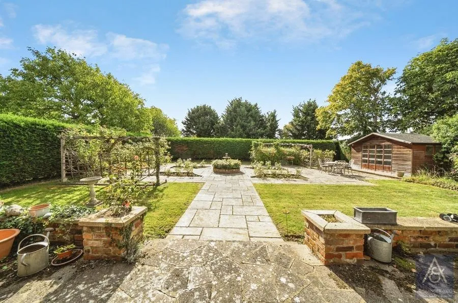 Queen Catherine Road, Steeple Claydon, MK18, photo 10