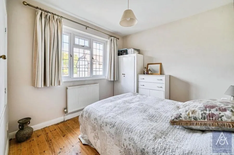 Queen Catherine Road, Steeple Claydon, MK18, photo 18