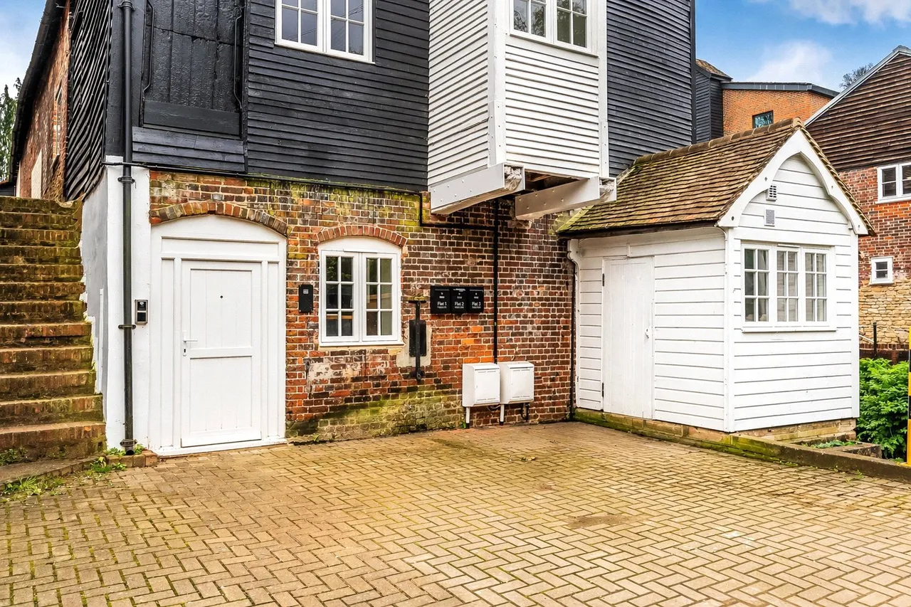 Mill Lane, Godalming, GU7, photo 16