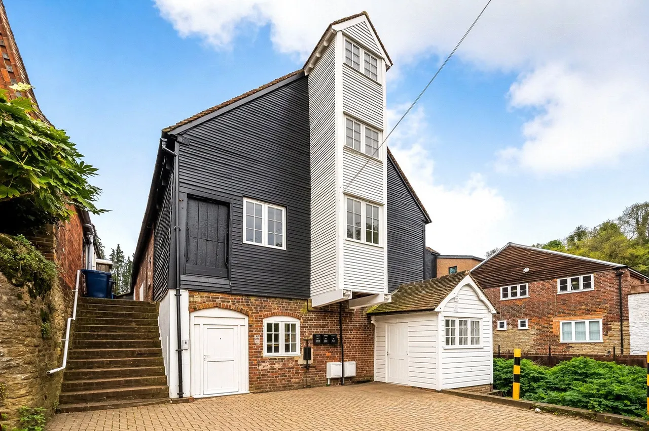 Mill Lane, Godalming, GU7, photo 17