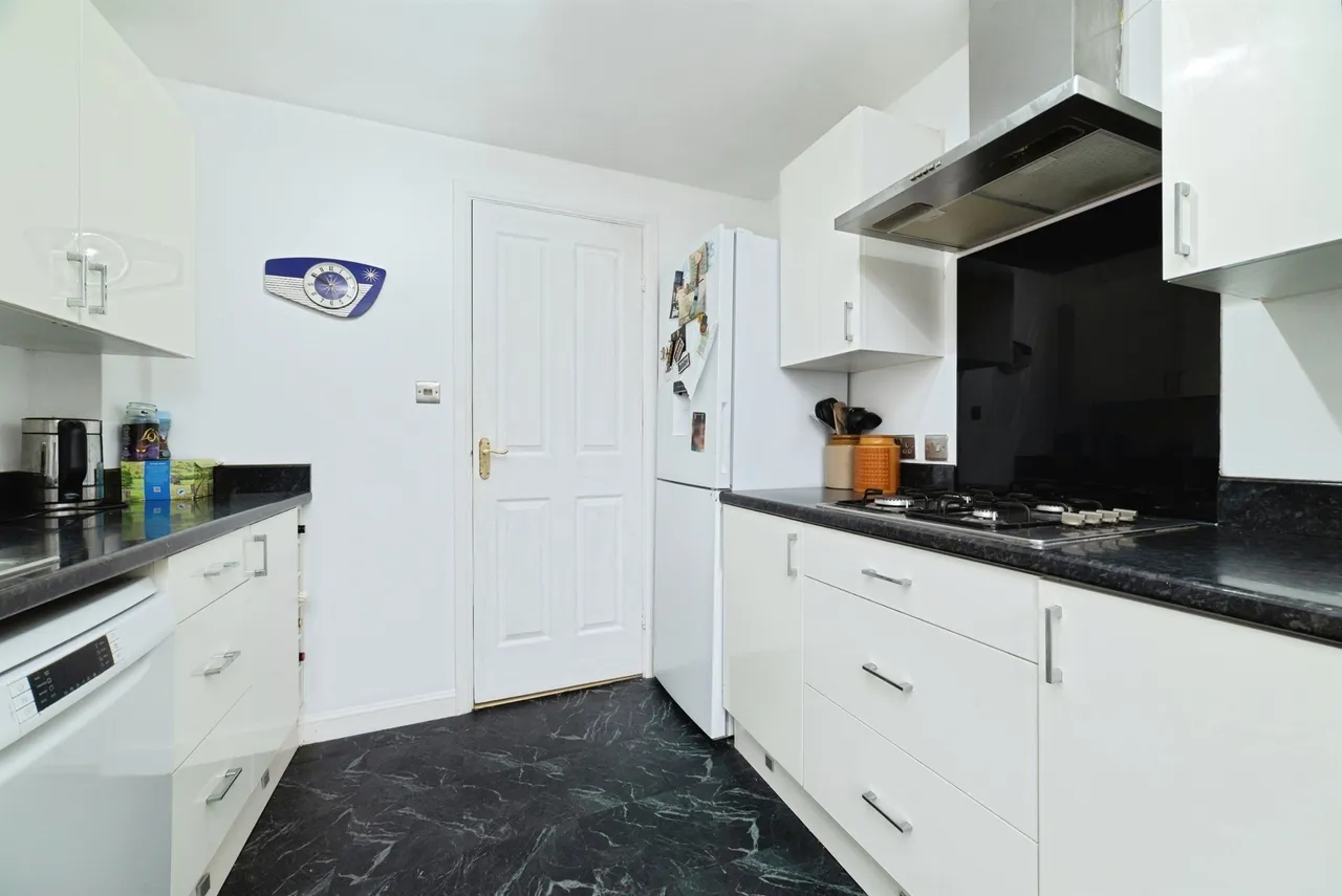 St. Marys Close, Hessle, photo 5