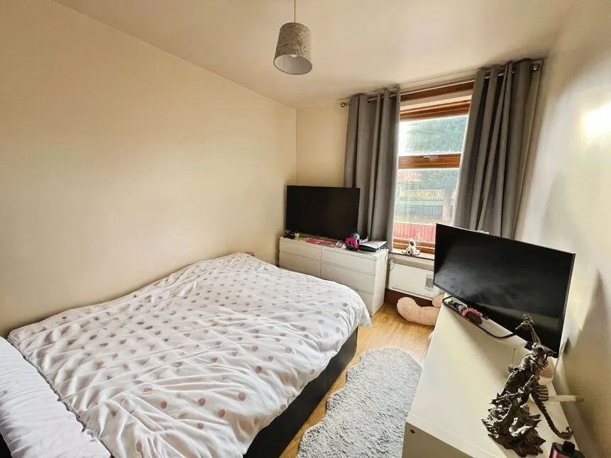 Bradford Road, Batley, WF17, photo 8
