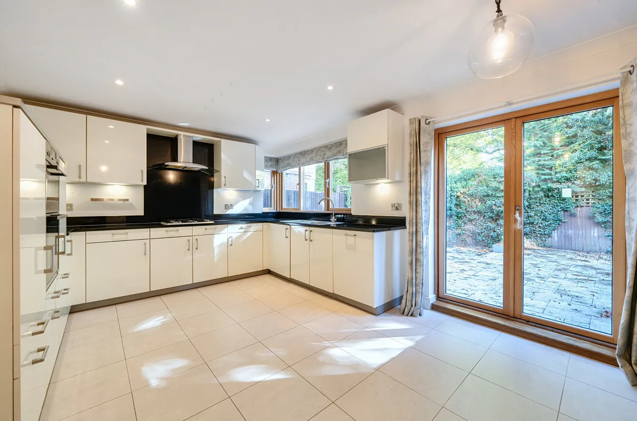 Thistledown Close, Winchester, SO22, photo 2