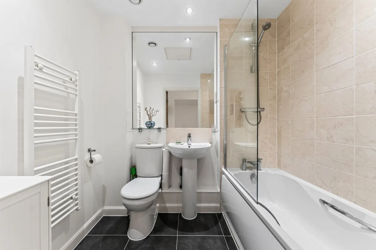 Hay Drive, Mitcham, CR4, photo 14