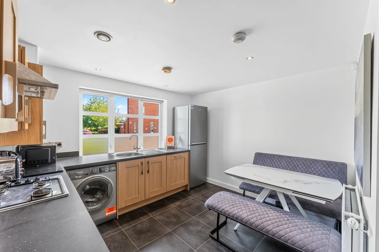 Hay Drive, Mitcham, CR4, photo 5