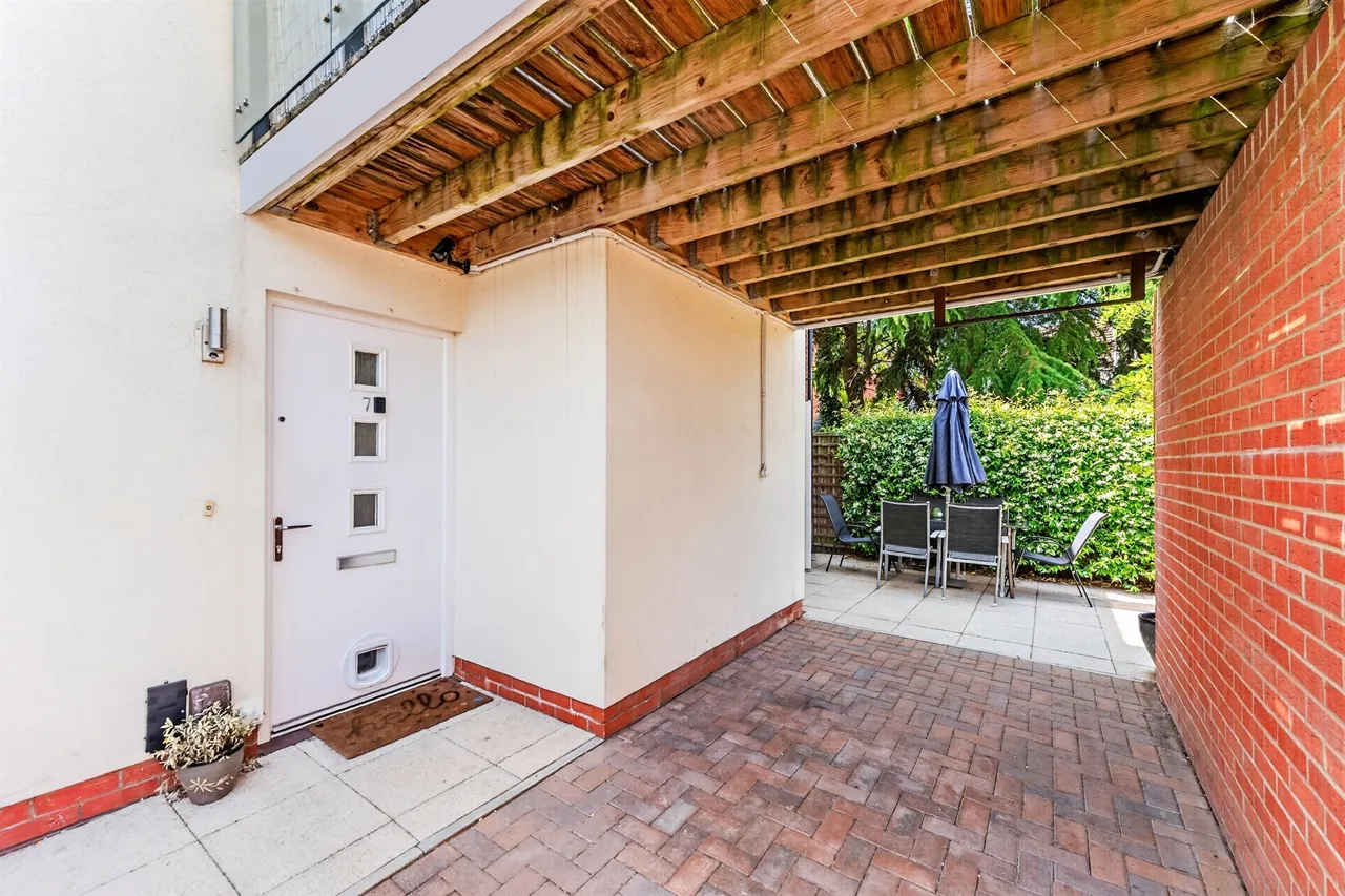 Hay Drive, Mitcham, CR4, photo 19