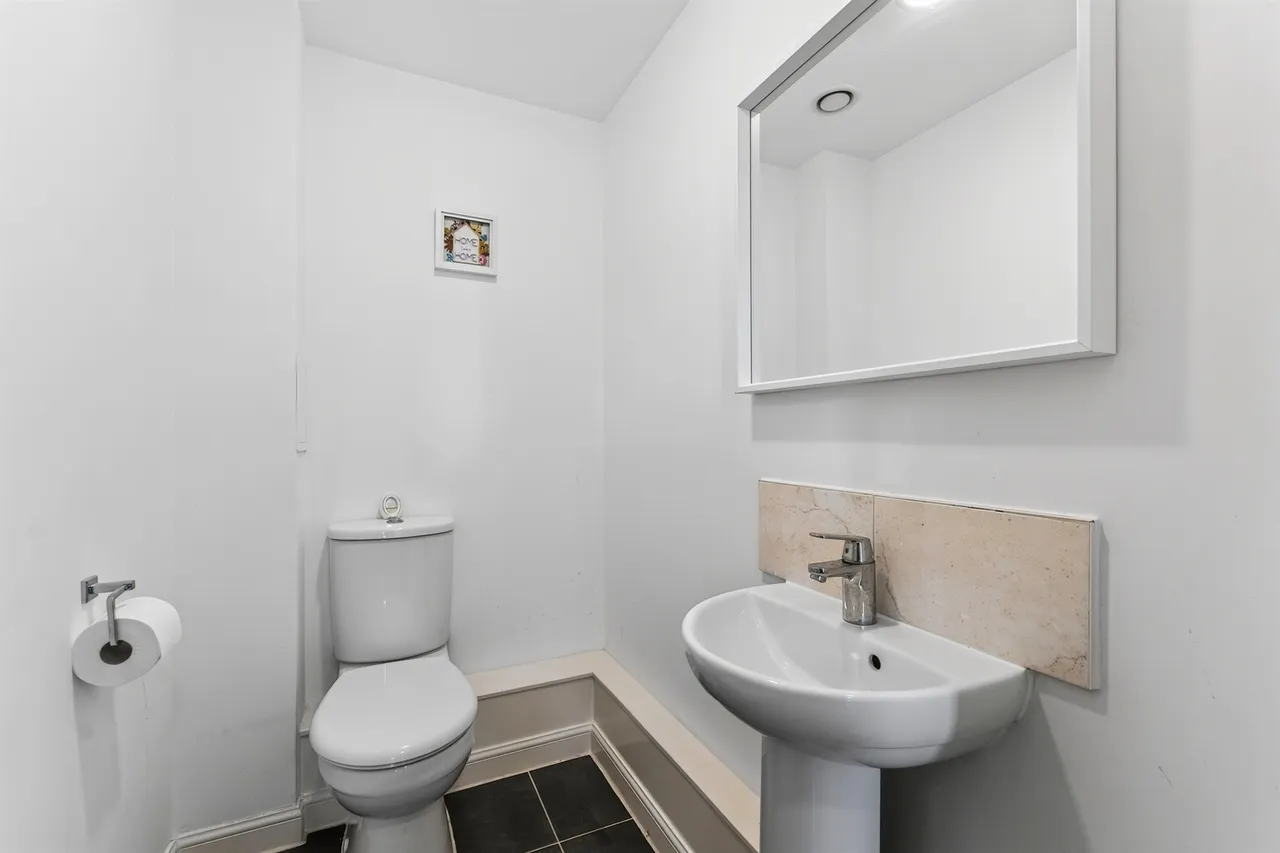 Hay Drive, Mitcham, CR4, photo 15