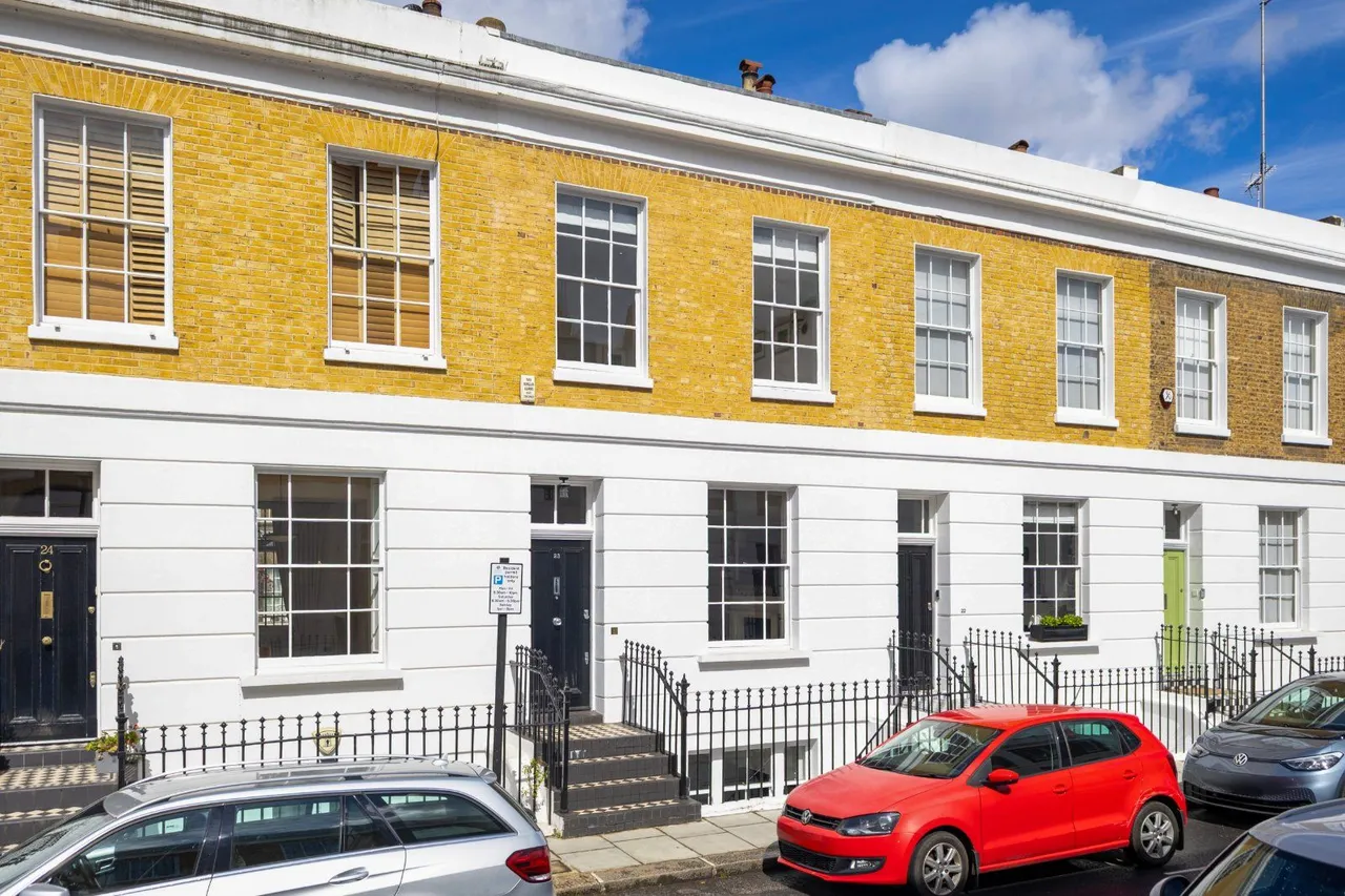 3 bed property for sale — Coulson Street, Chelsea, London, SW3 3NA