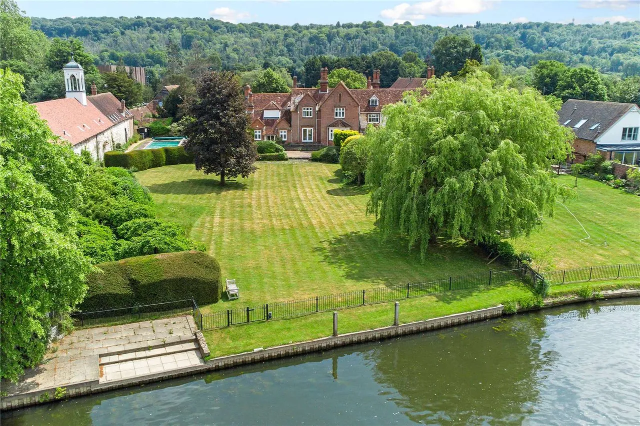 5 bed house for sale, Temple Lane, Marlow, SL7