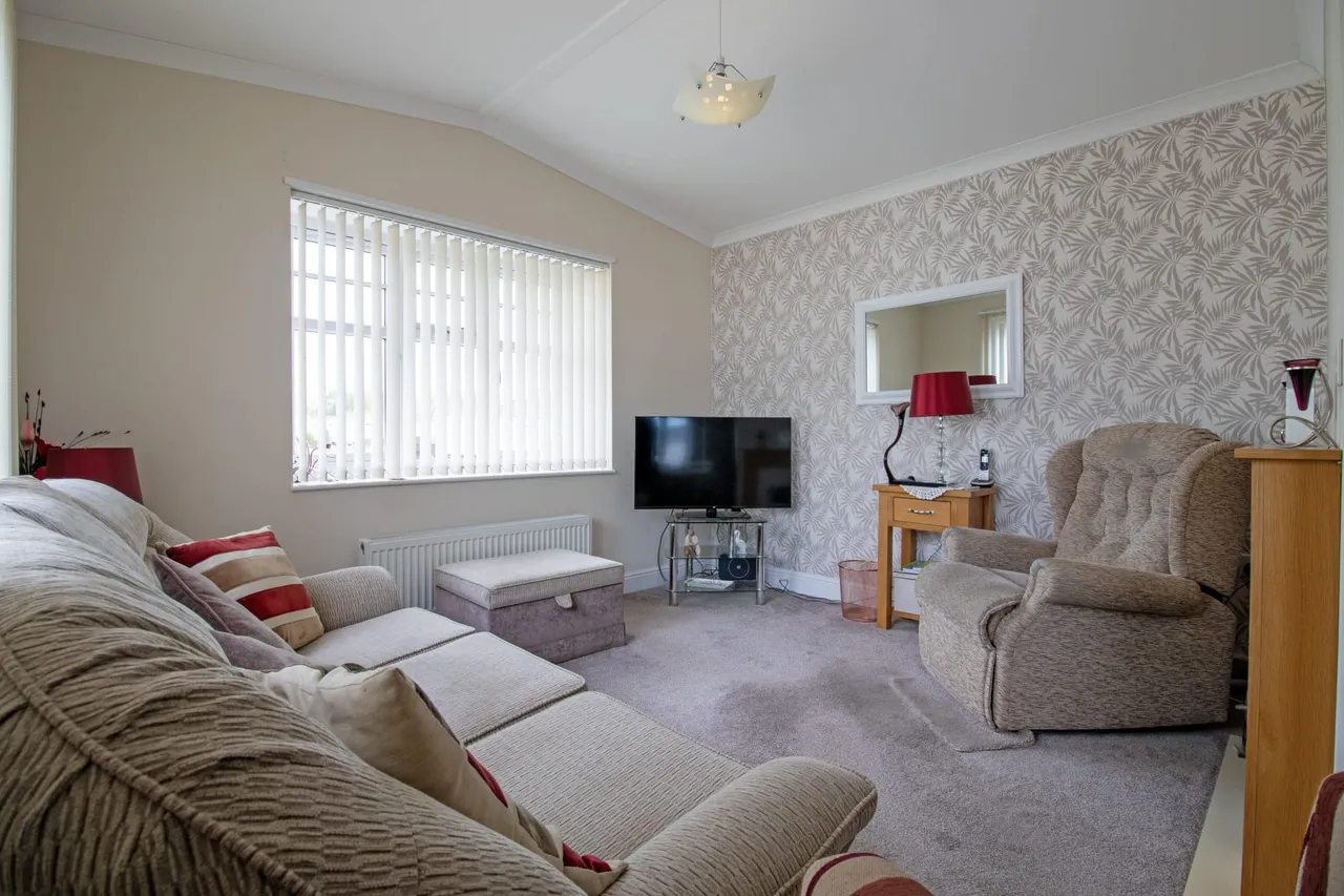 New Road, Ashfield Park, DN17, photo 2