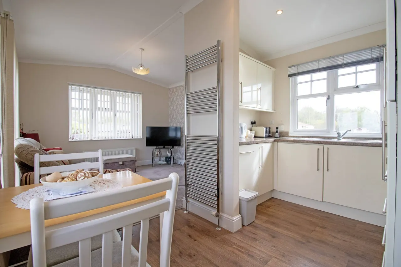 New Road, Ashfield Park, DN17, photo 3