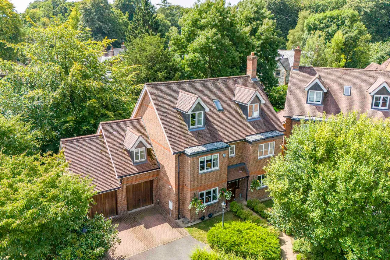 5 bed house for sale, Willow Chase, Hazlemere, HP15