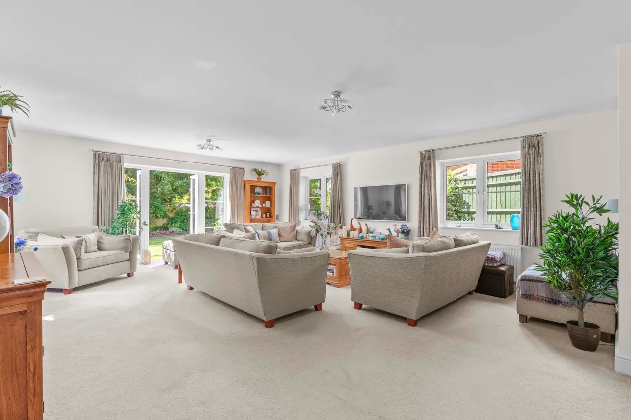 Willow Chase, Hazlemere, HP15, photo 6