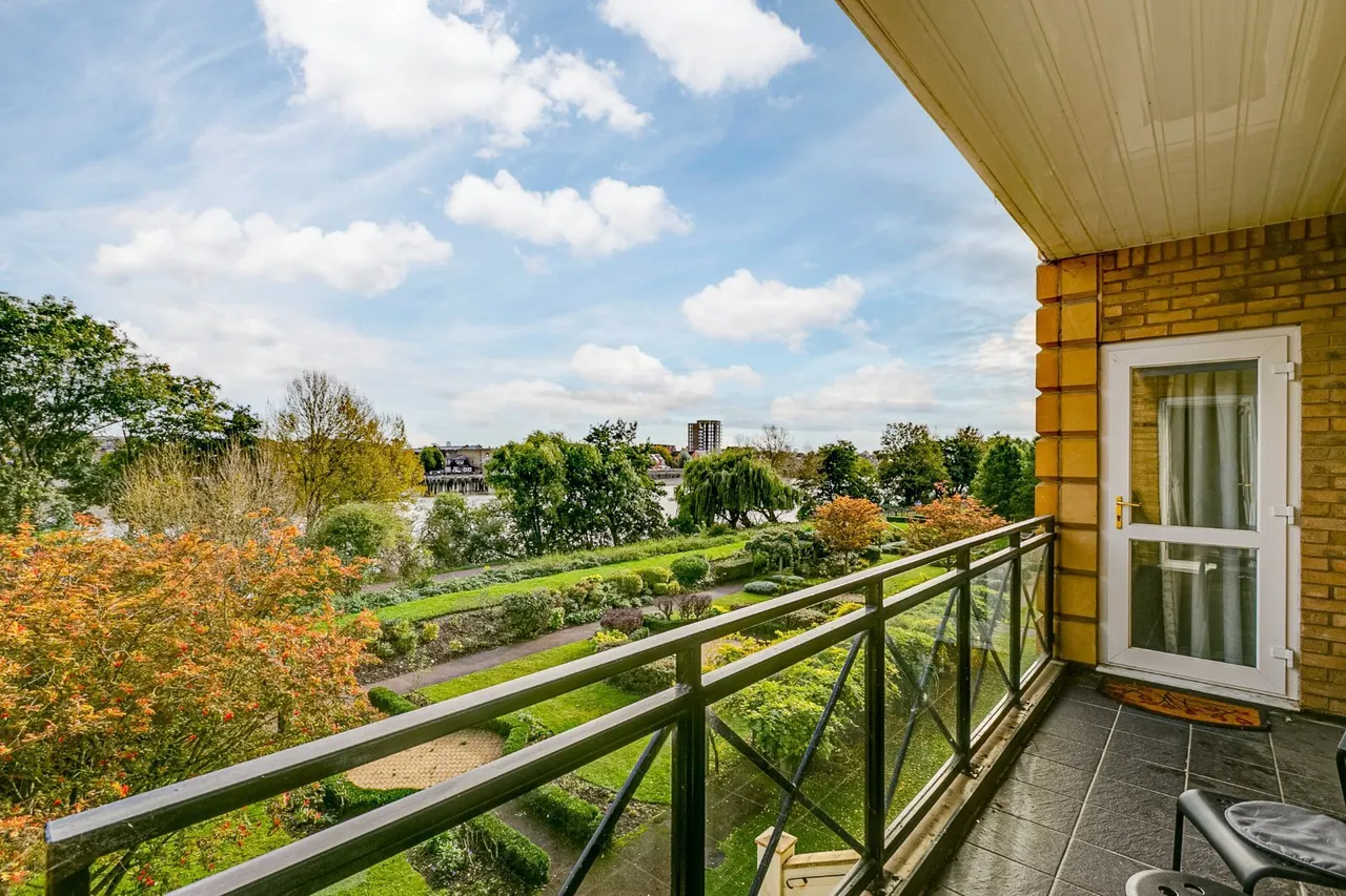 Wyatt Drive, Barnes, SW13, photo 3