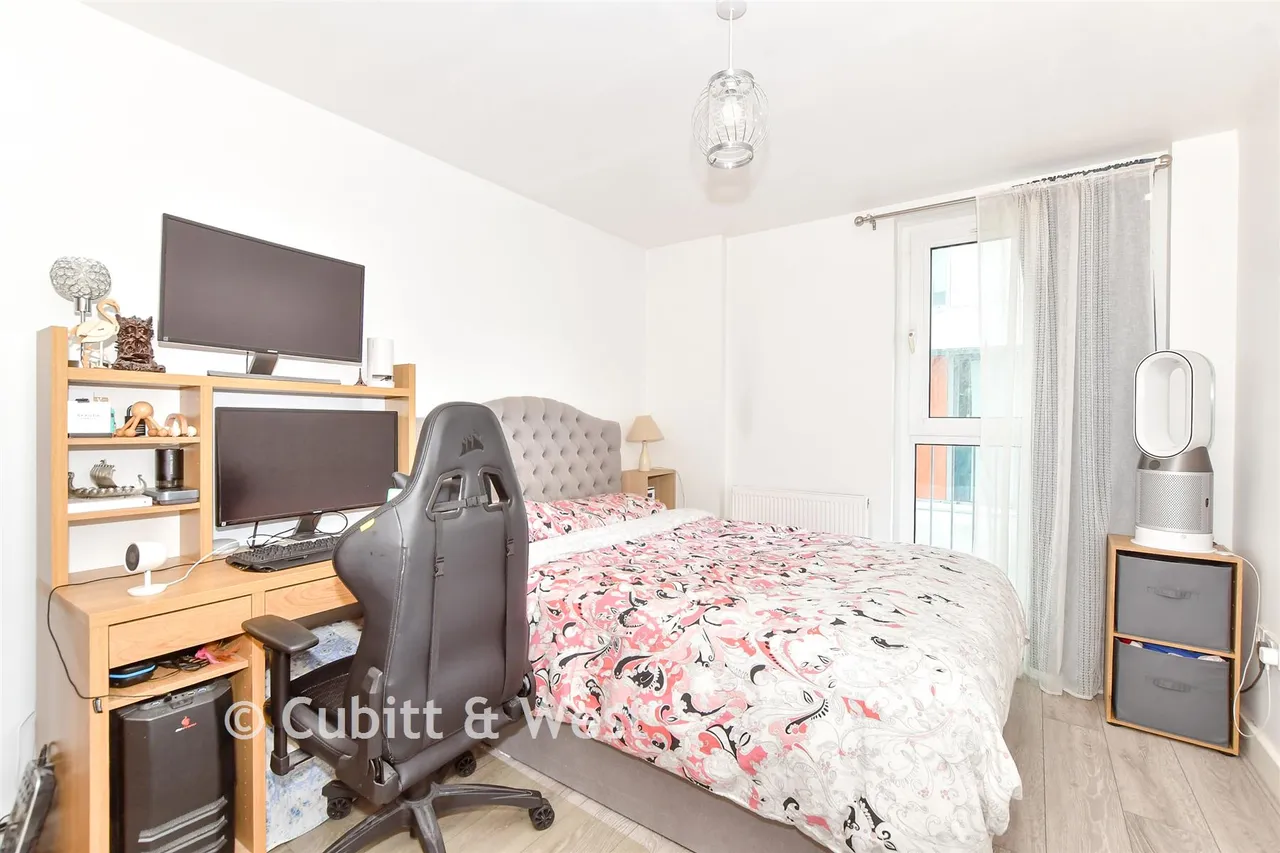 Fratton Way, Southsea, PO4, photo 6