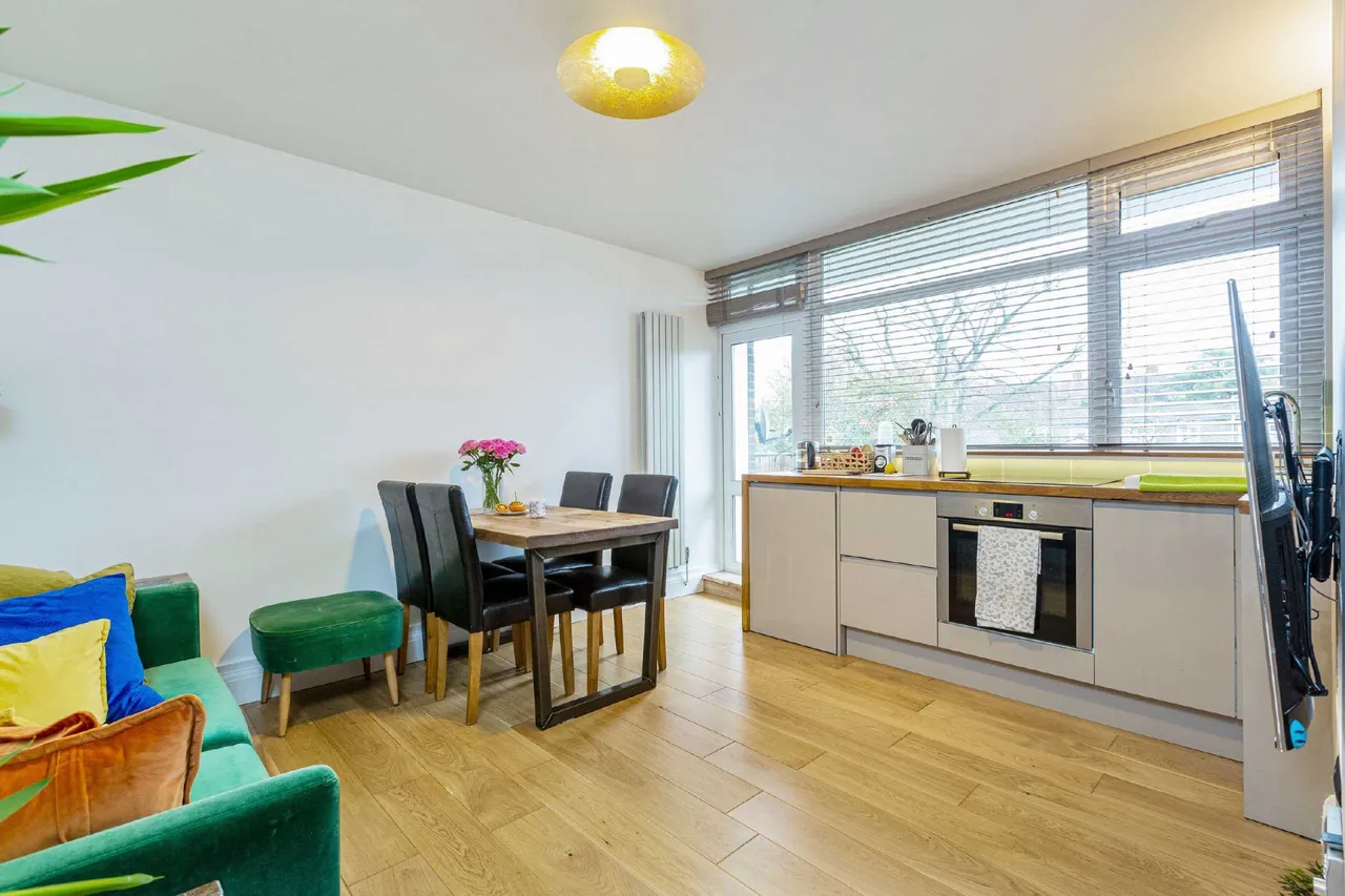 2 bed flat for sale, Fordyce House, Furzedown