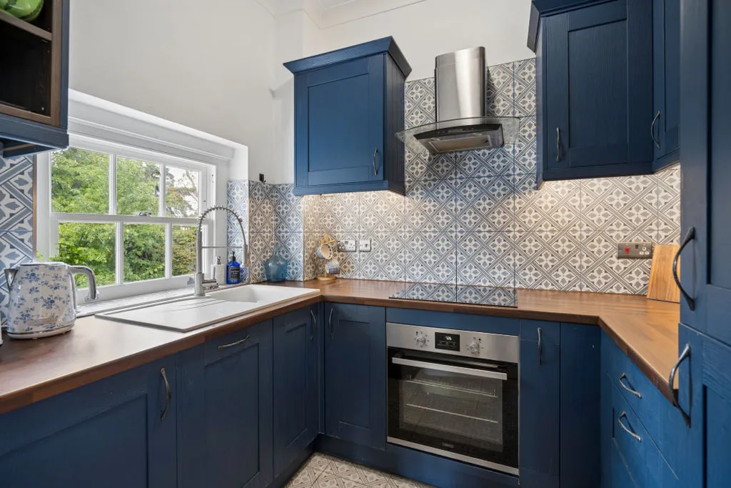 Hill Farm Road, Taplow SL6 0JD, photo 2