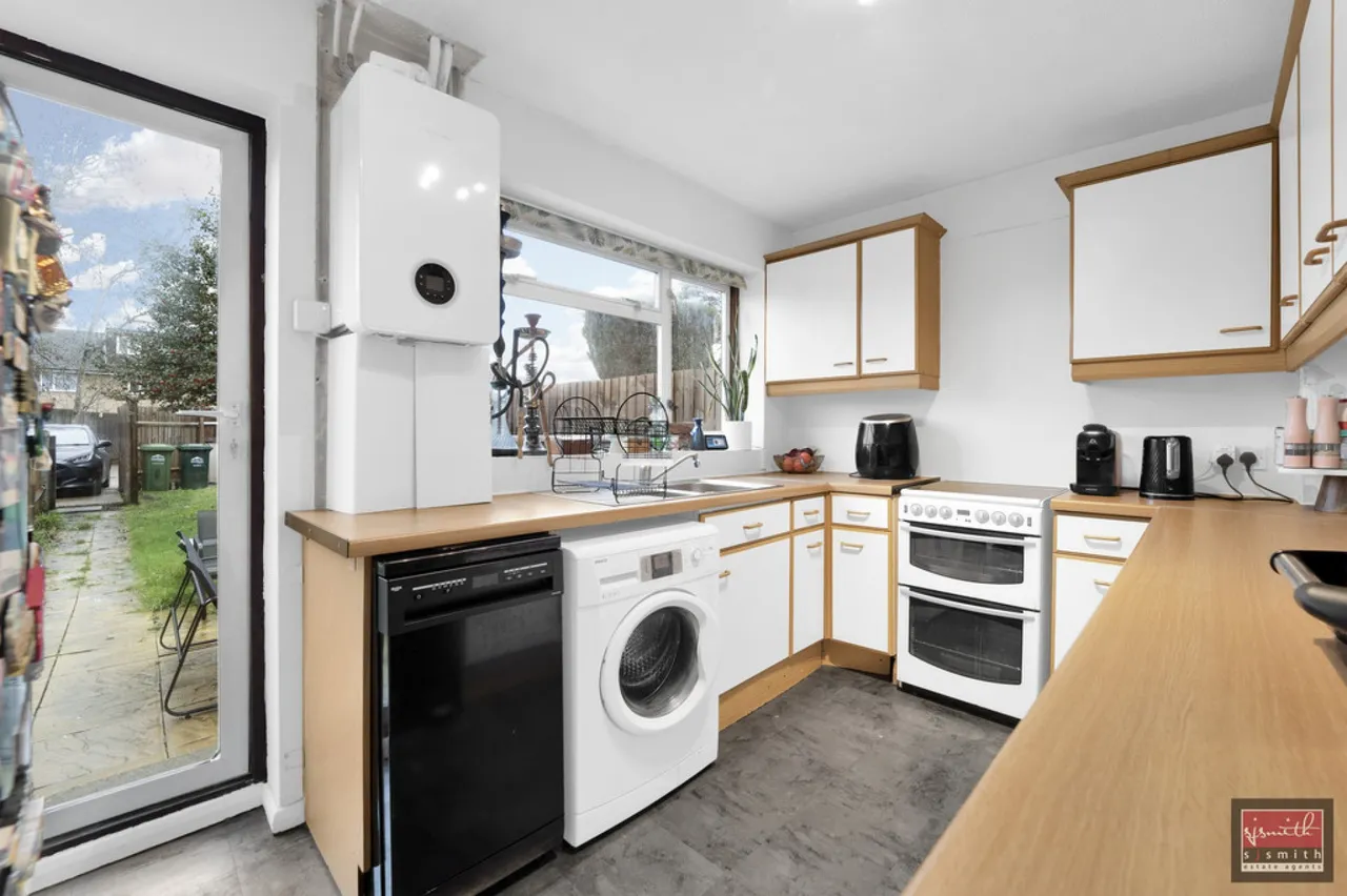 Stanwell Road, Ashford, photo 8