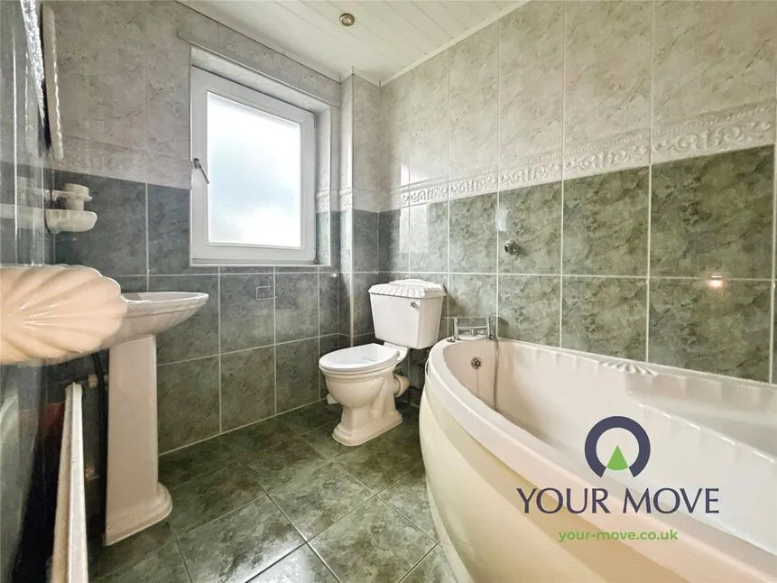 Brocklehurst Avenue, Barnsley, S70, photo 11