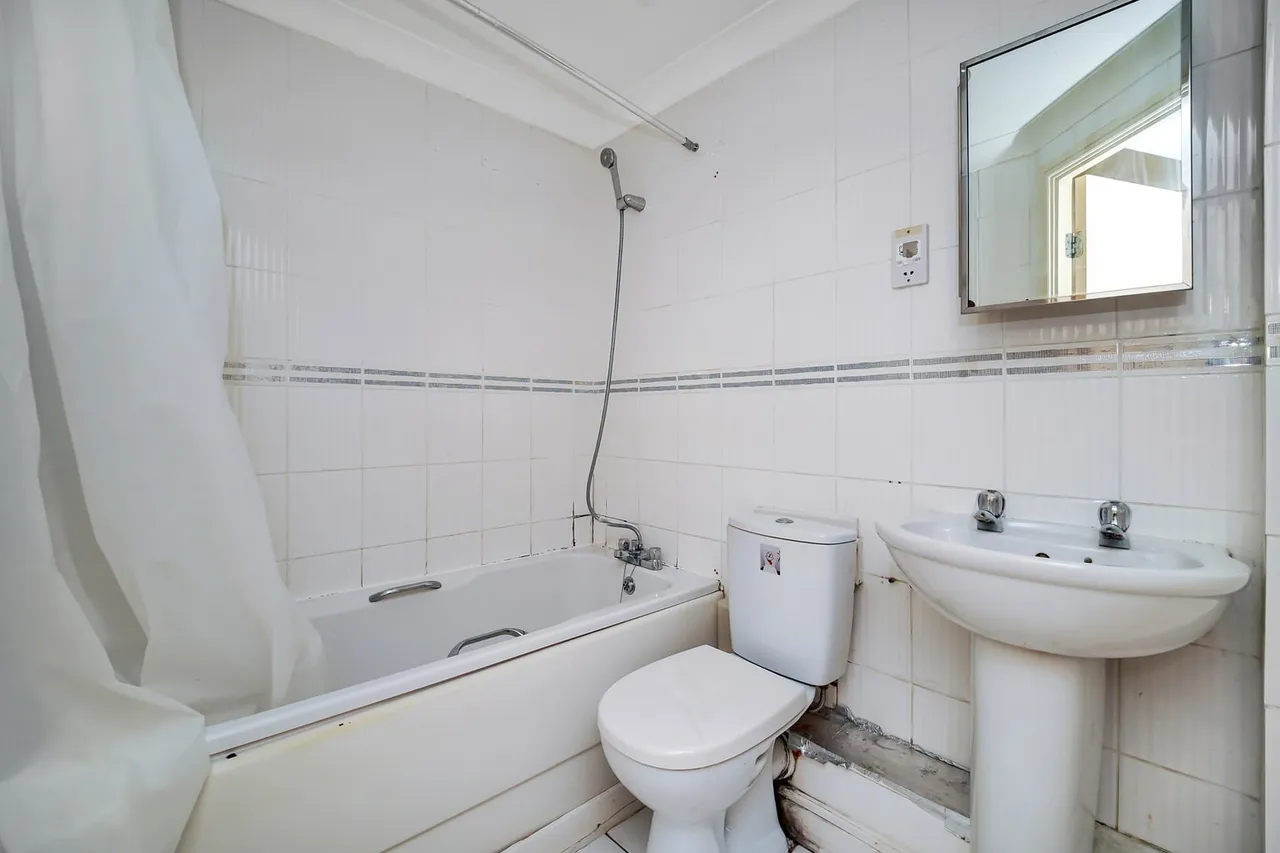 24 Lockwood Place, Chingford, London, E4 9AD, photo 7