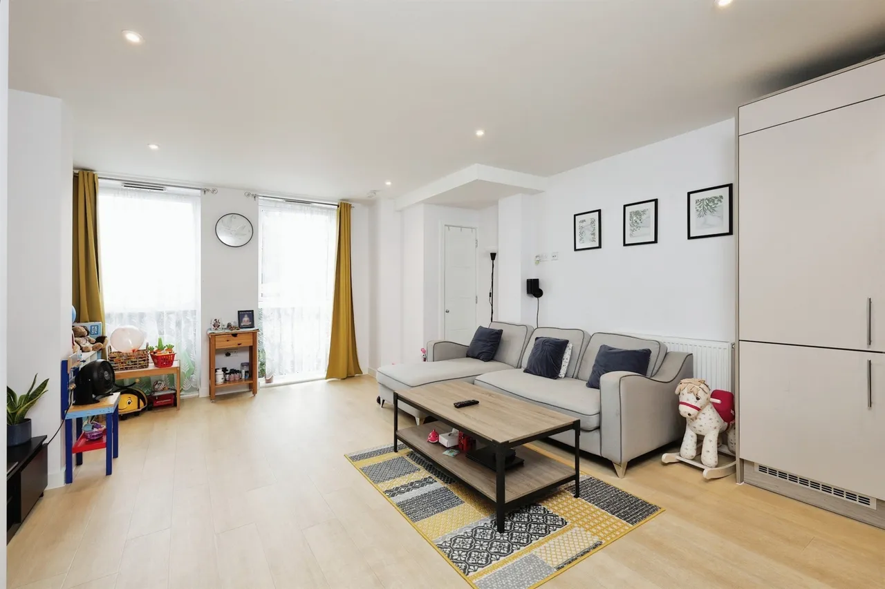 Woodford Road, Watford, WD17, photo 2