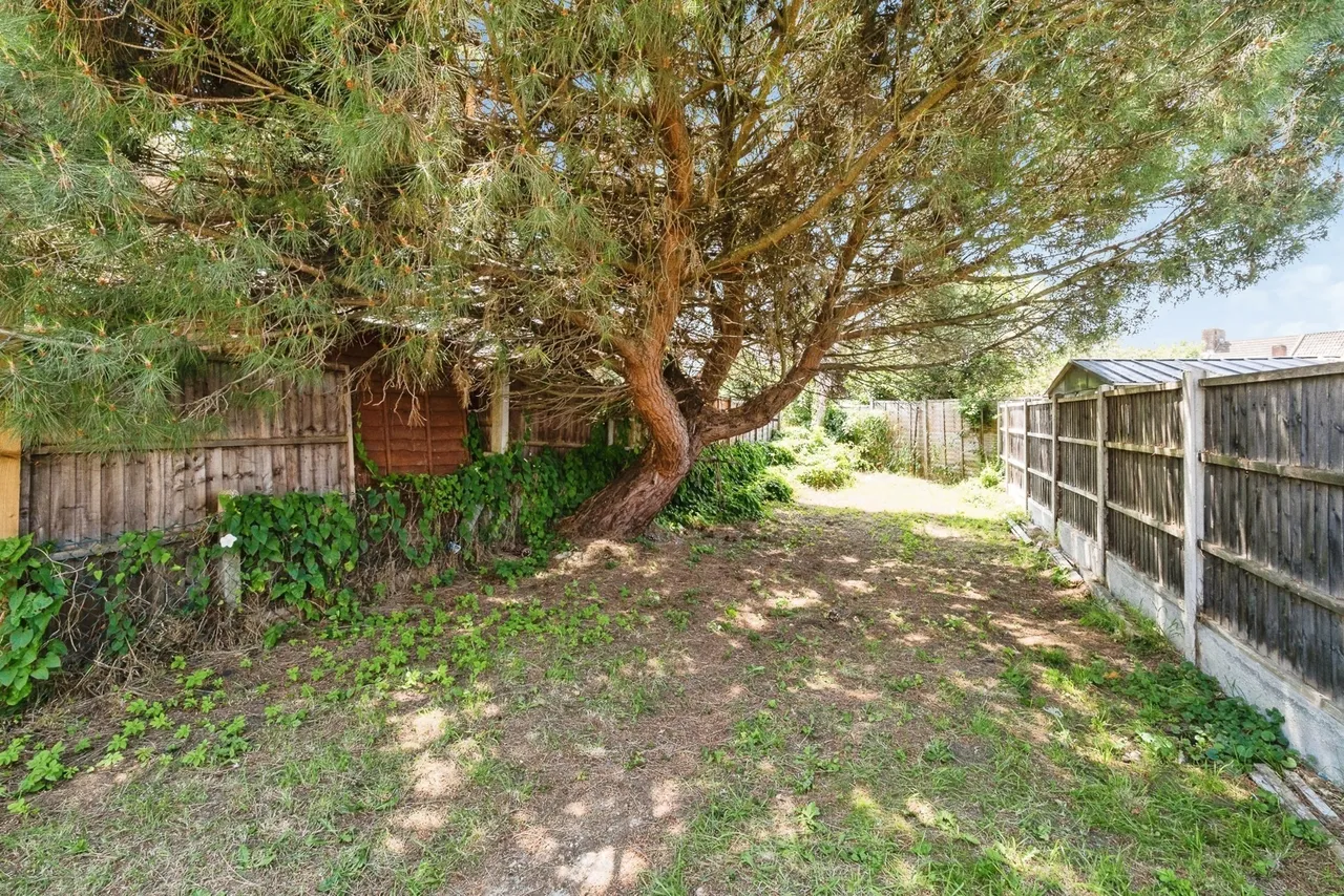 Rosedale Gardens, Dagenham, Essex, RM9, photo 12