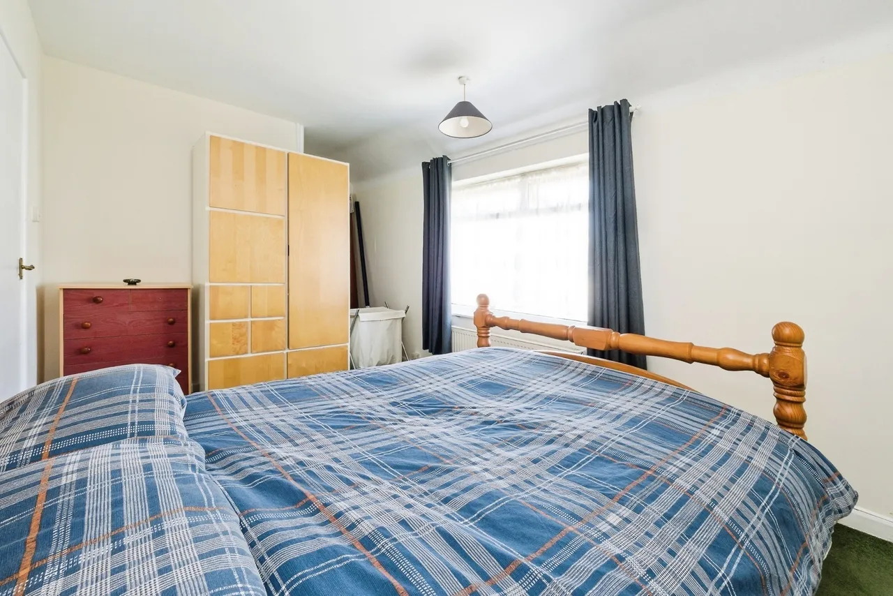 Rosedale Gardens, Dagenham, Essex, RM9, photo 4