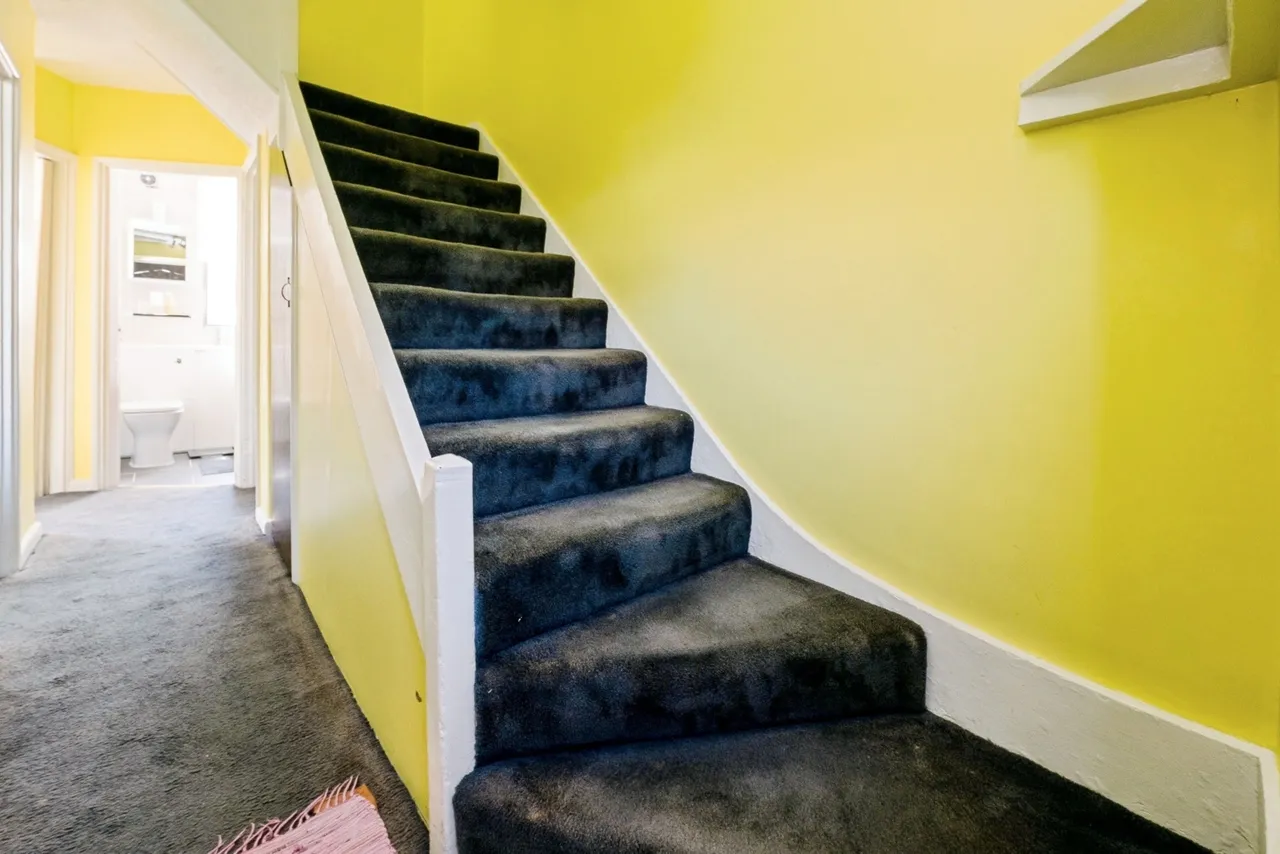 Rosedale Gardens, Dagenham, Essex, RM9, photo 8