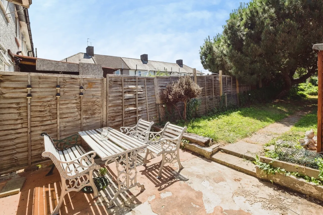 Rosedale Gardens, Dagenham, Essex, RM9, photo 9