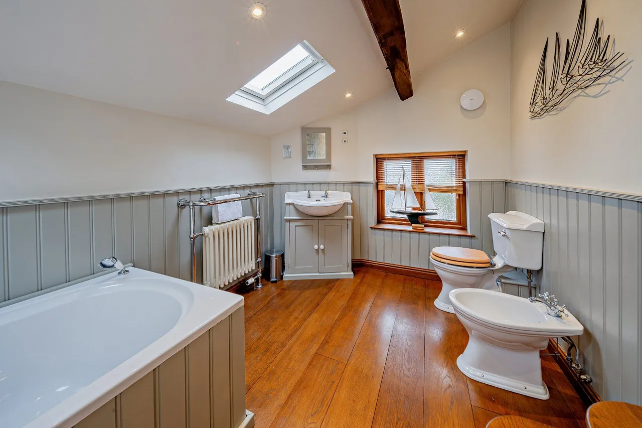 Hoole Bank, Hoole Village, Chester, Cheshire, CH2 4ES, photo 12