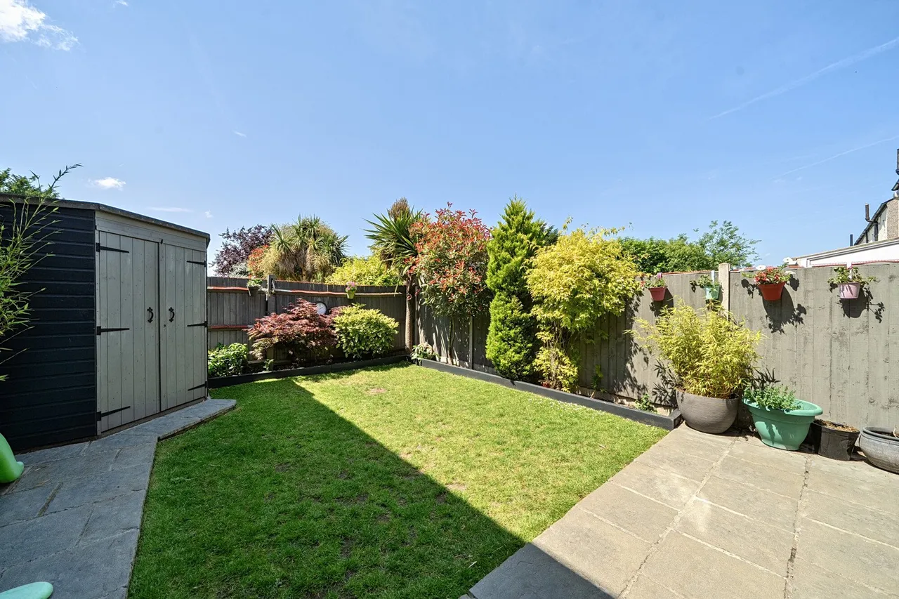 Central Avenue, DA16, photo 4