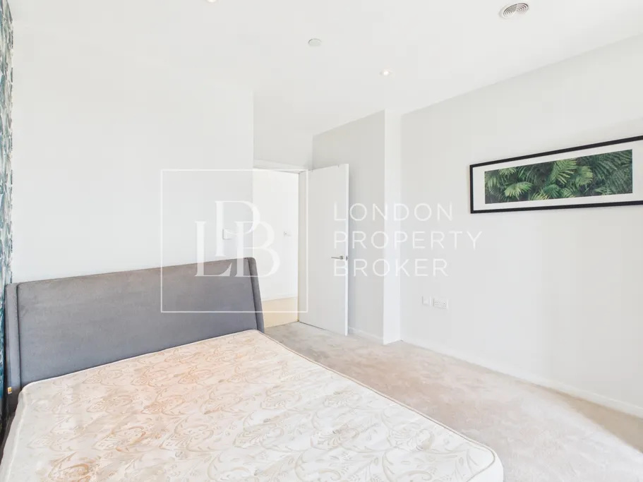 Glasshouse Gardens, London, E20, photo 10