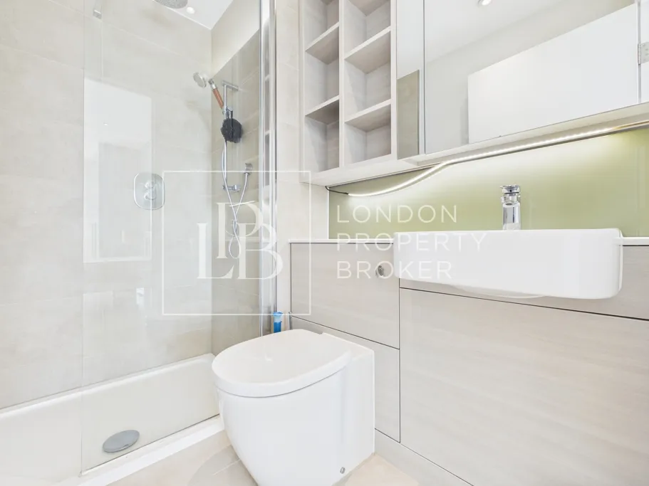Glasshouse Gardens, London, E20, photo 13