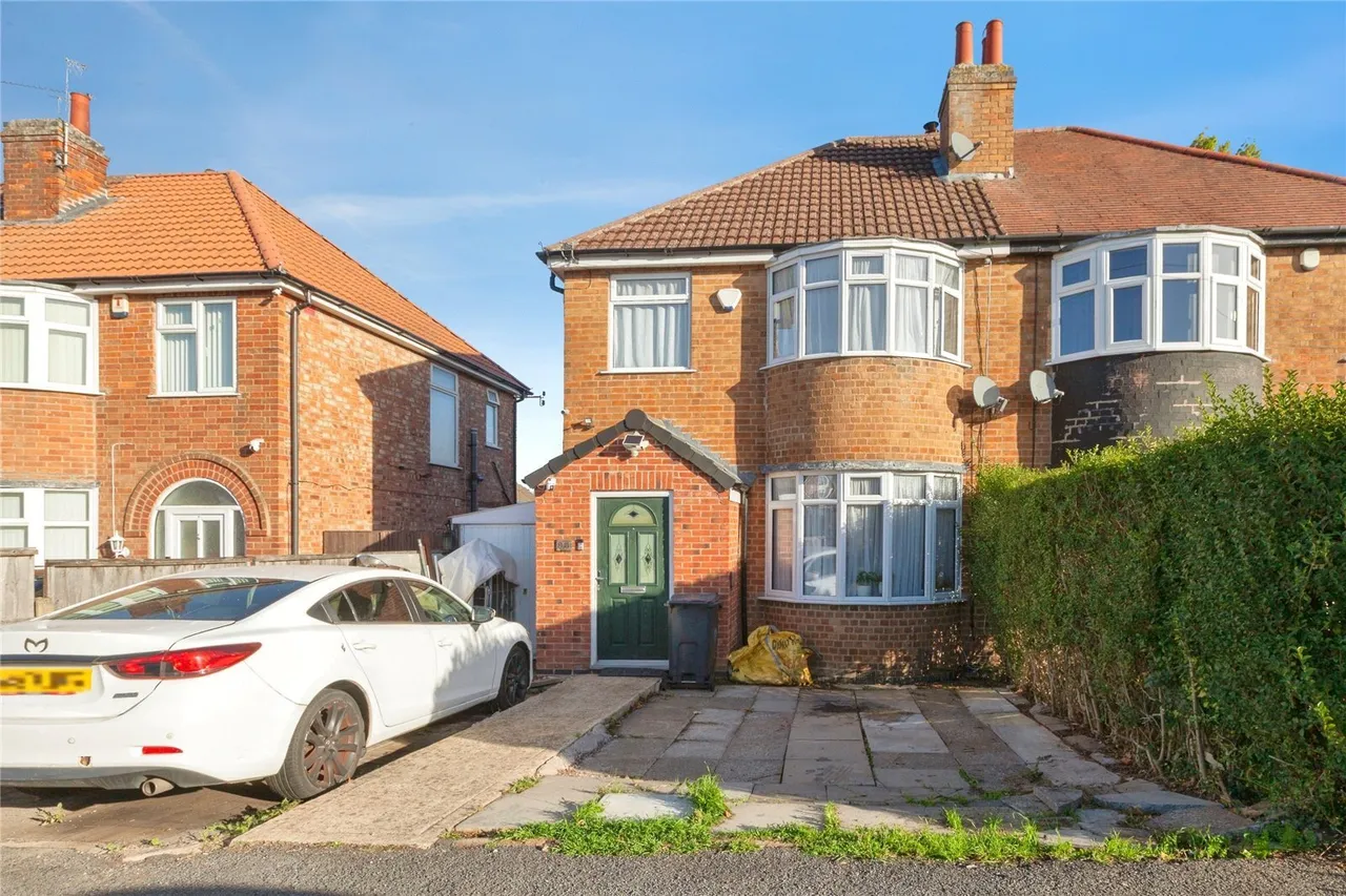 3 bed house for sale, Cardinals Walk, Humberstone, LE5