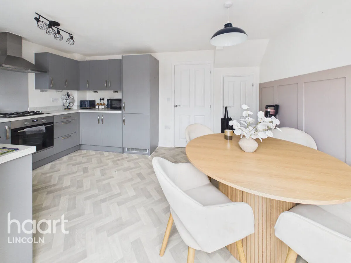 Anwick Close, Fernwood, NG24, photo 9