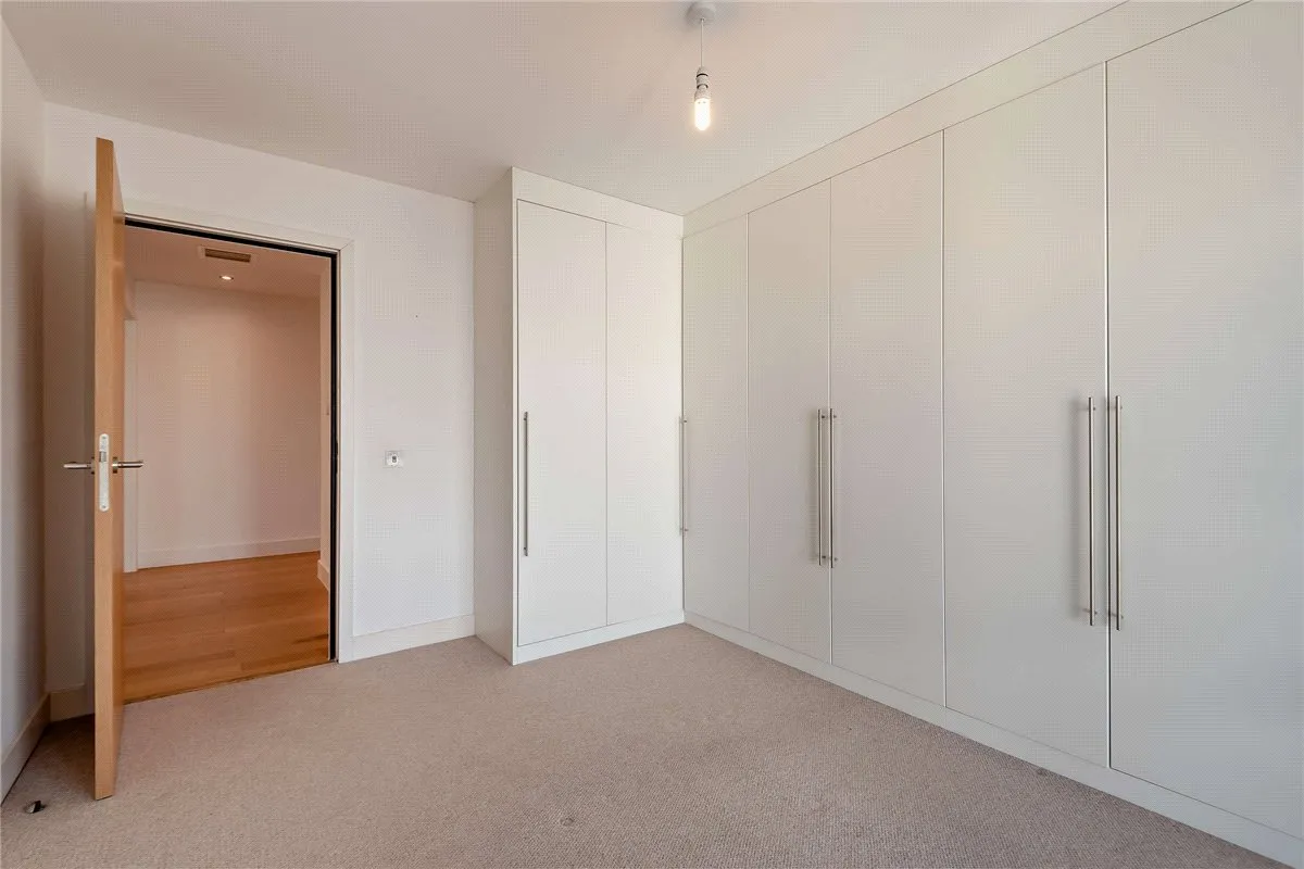 Park Way, RG14, photo 15